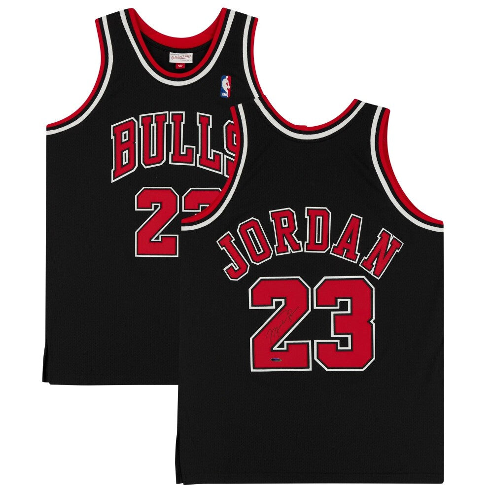 Michael Jordan Chicago Bulls Fanatics Autographed 1997-1998 Mitchell & Ness Jersey - Upper Deck - Black