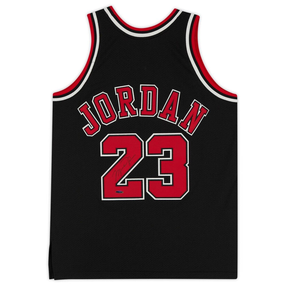Michael Jordan Chicago Bulls Fanatics Autographed 1997-1998 Mitchell & Ness Jersey - Upper Deck - Black