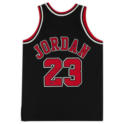 Michael Jordan Chicago Bulls Fanatics Autographed 1997-1998 Mitchell & Ness Jersey - Upper Deck - Black